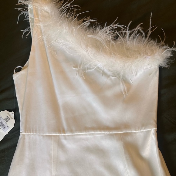 Altar'd State White One-Shoulder Dress with Feather Detail NWT - Picture 6 of 7